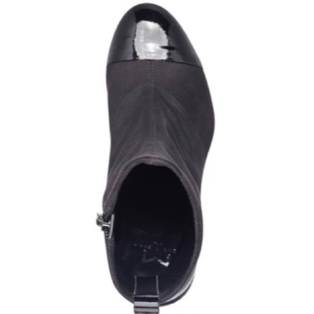 ๐๐ Marc Fisher แฆ Cap Toe Bootie แฆ Black/Patent - Picture 8 of 8